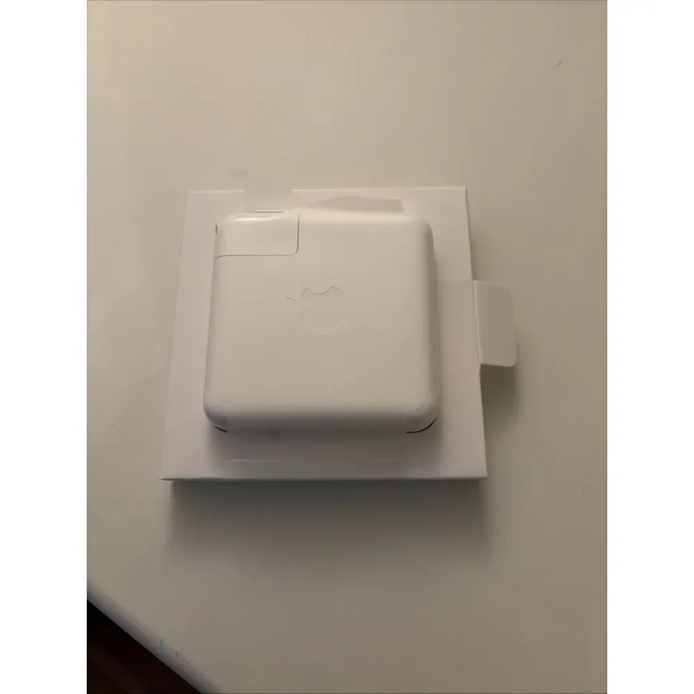 Apple USB-C 61W Power Adapter